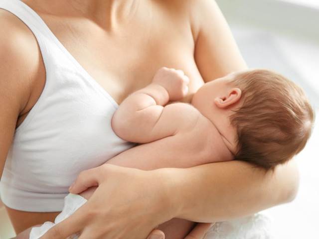 Shazování přebytečných kil při kojení
