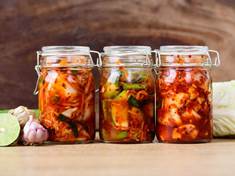 Tajemstvím štíhlých křivek i delšího mládí je korejský salát kimchi